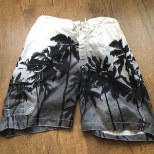 Men’s swimming trunks